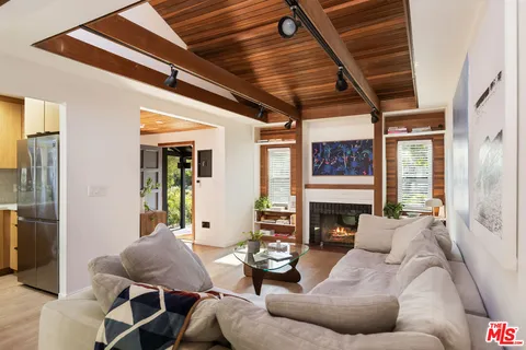 $1,348,000 | 5850 Vesper Avenue, Van Nuys, CA 91411