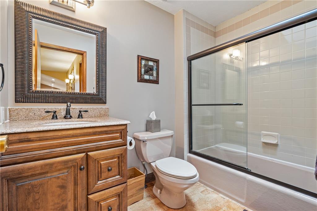 220 Glasgow Road Pittsburgh, PA 15221 - Photo 20 of 25 Gallery Image 20