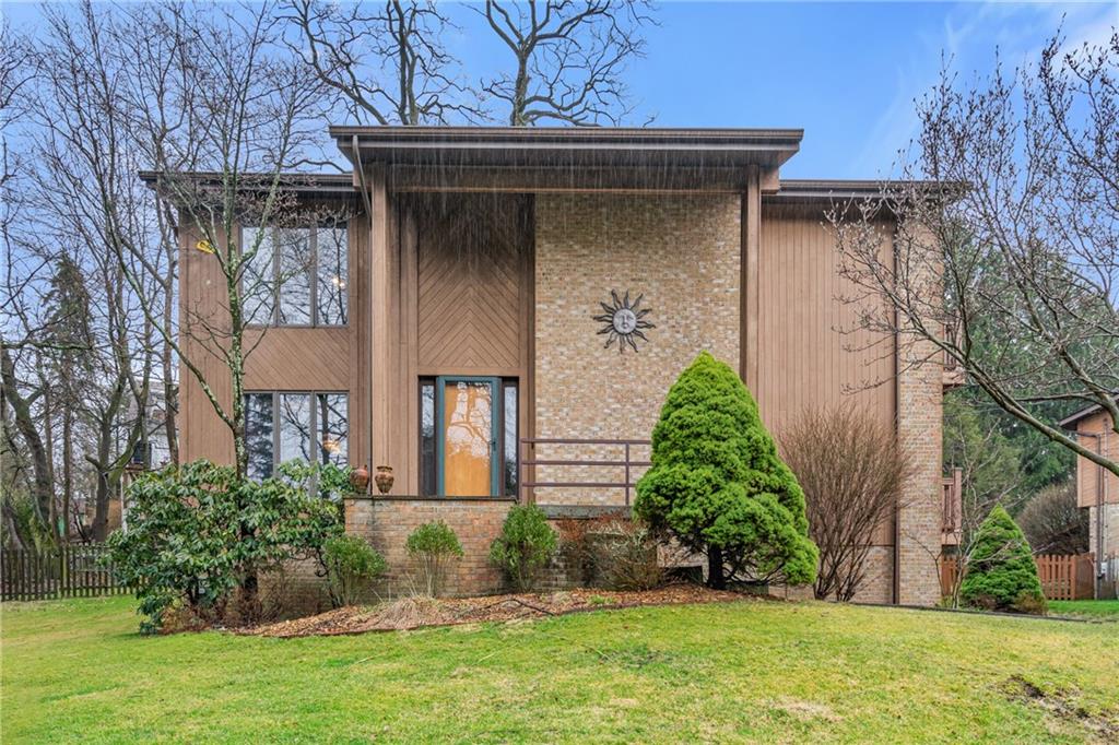 220 Glasgow Road Pittsburgh, PA 15221 - Photo 2 of 25 Gallery Image 2