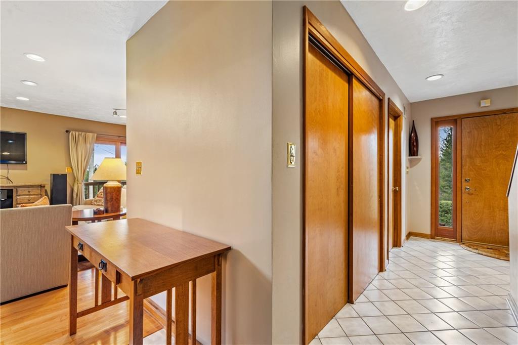 220 Glasgow Road Pittsburgh, PA 15221 - Photo 3 of 25 Gallery Image 3