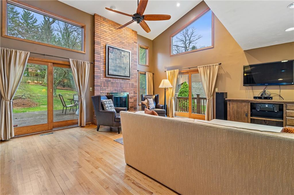 220 Glasgow Road Pittsburgh, PA 15221 - Photo 4 of 25 Gallery Image 4
