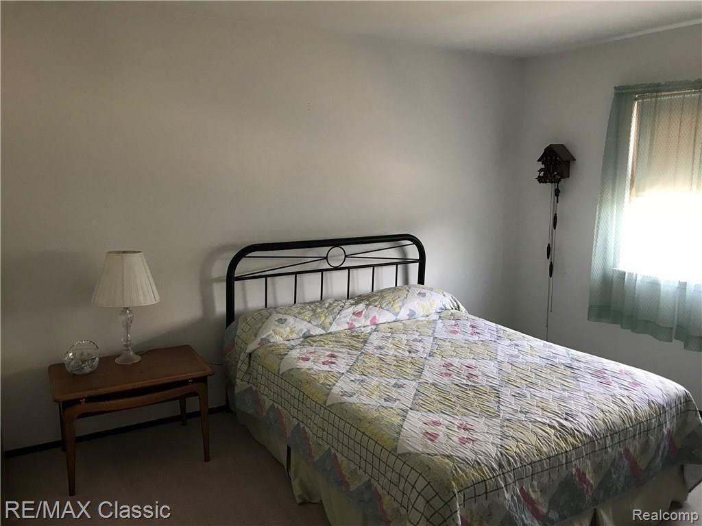 41208 Village Lake Road Novi, MI 48375 - Photo 19 of 28 6E906640-7A87-4833-A4A6-EE92945D51AE.jpeg