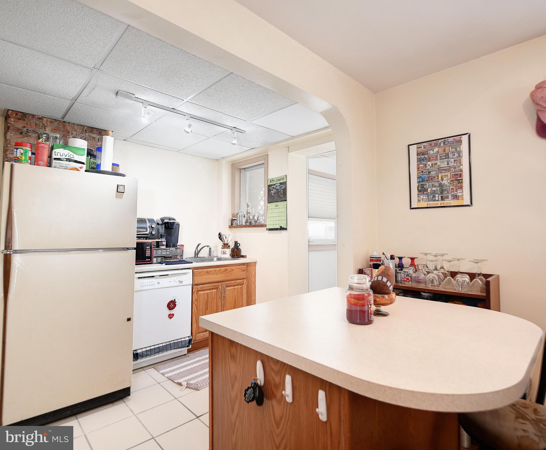 13 Broadship Road Dundalk, MD 21222 - Photo 11 of 28 Kitchen