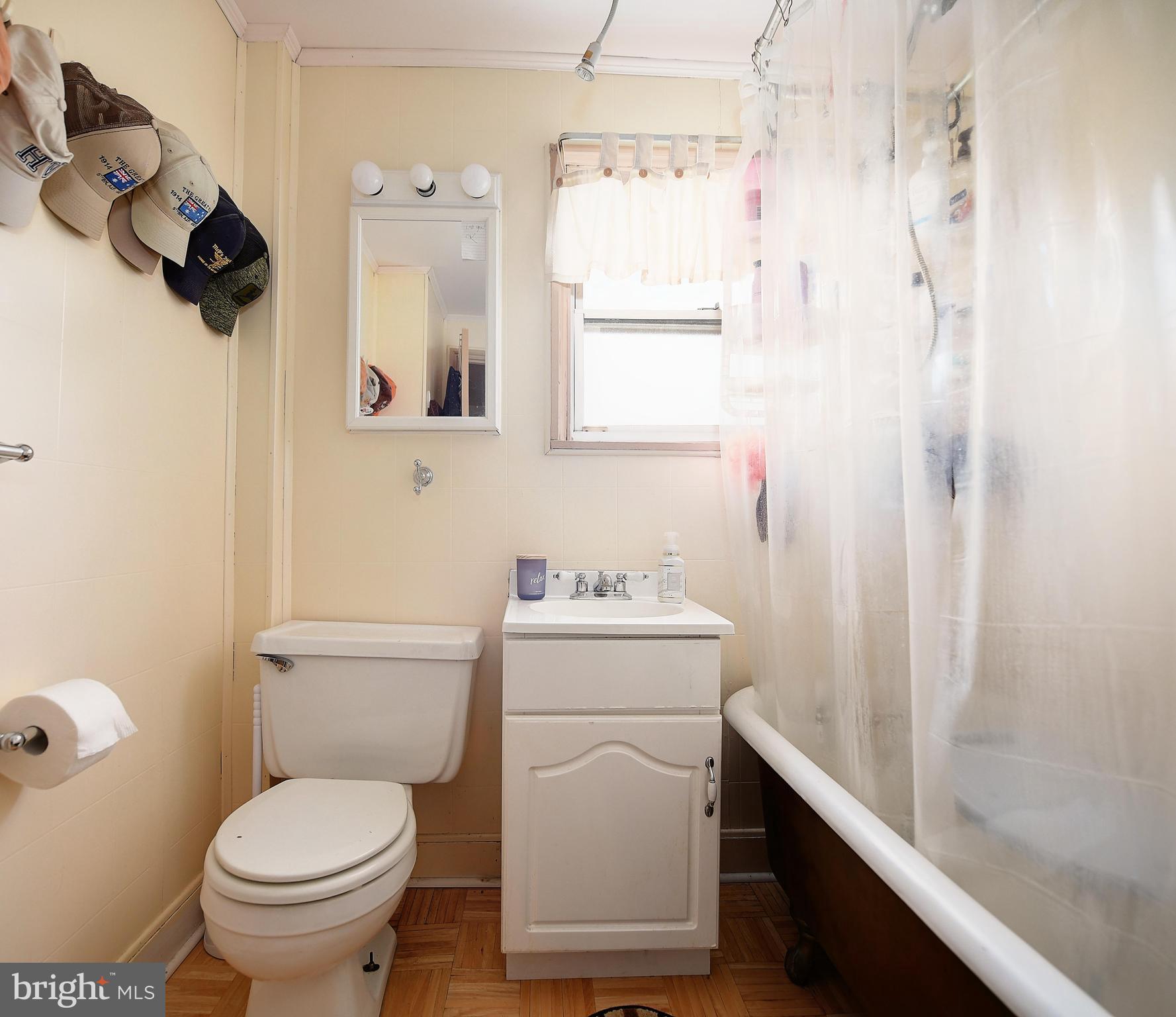 13 Broadship Road Dundalk, MD 21222 - Photo 16 of 28 Bathroom with clawfoot tub