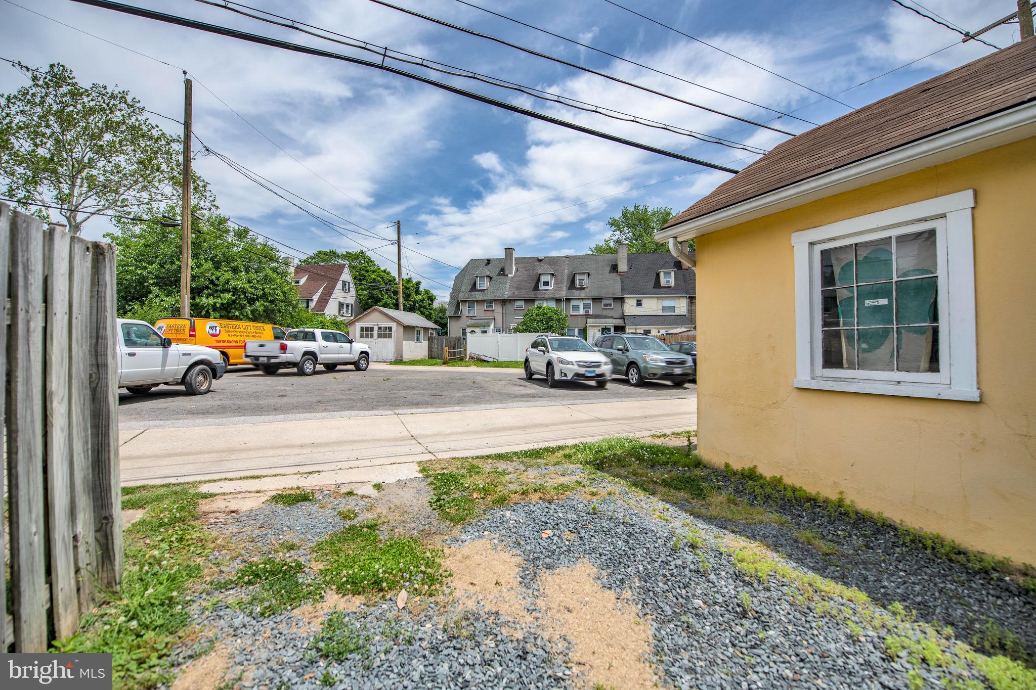 13 Broadship Road Dundalk, MD 21222 - Photo 22 of 28 Private Parking and common area parking
