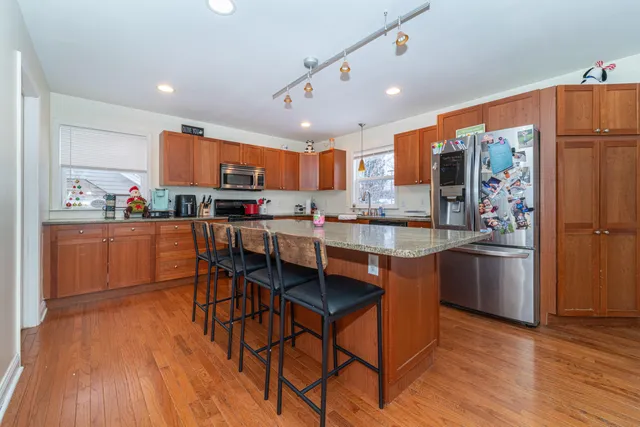 $275,000 | 21006 Annapolis Street, Dearborn Heights, MI 48125