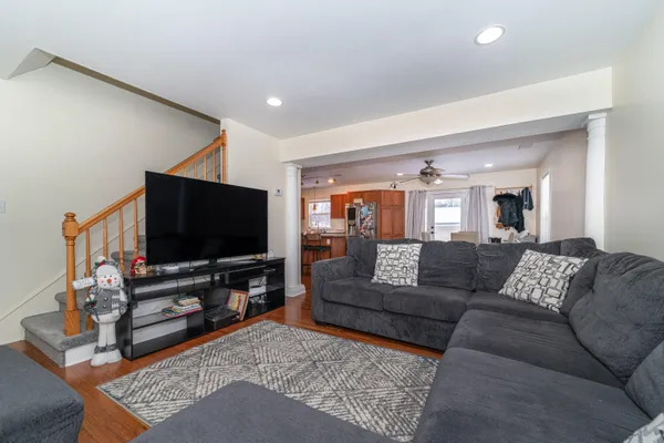 $275,000 | 21006 Annapolis Street, Dearborn Heights, MI 48125