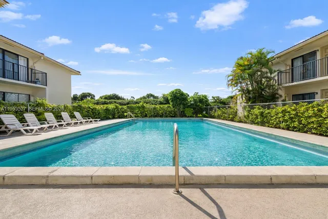 $2,000 | 11116 Royal Palm Boulevard, Unit 210, Coral Springs, FL 33065