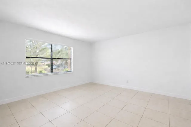$2,000 | 11116 Royal Palm Boulevard, Unit 210, Coral Springs, FL 33065