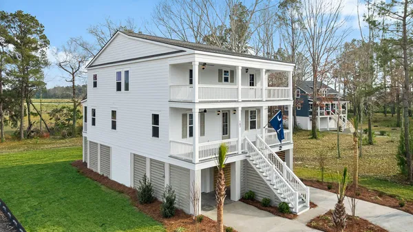 $750,000 | 187 Castle Hl Drive, Yemassee, SC 29945
