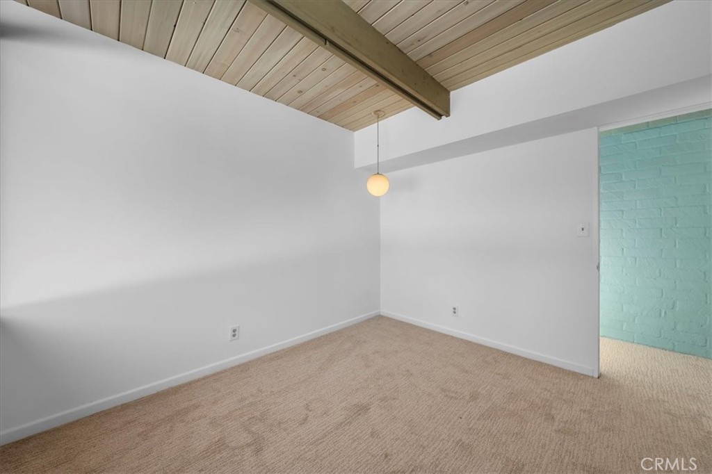 418 Sycamore Road Santa Monica, CA 90402 - Photo 26 of 43 a view of small space