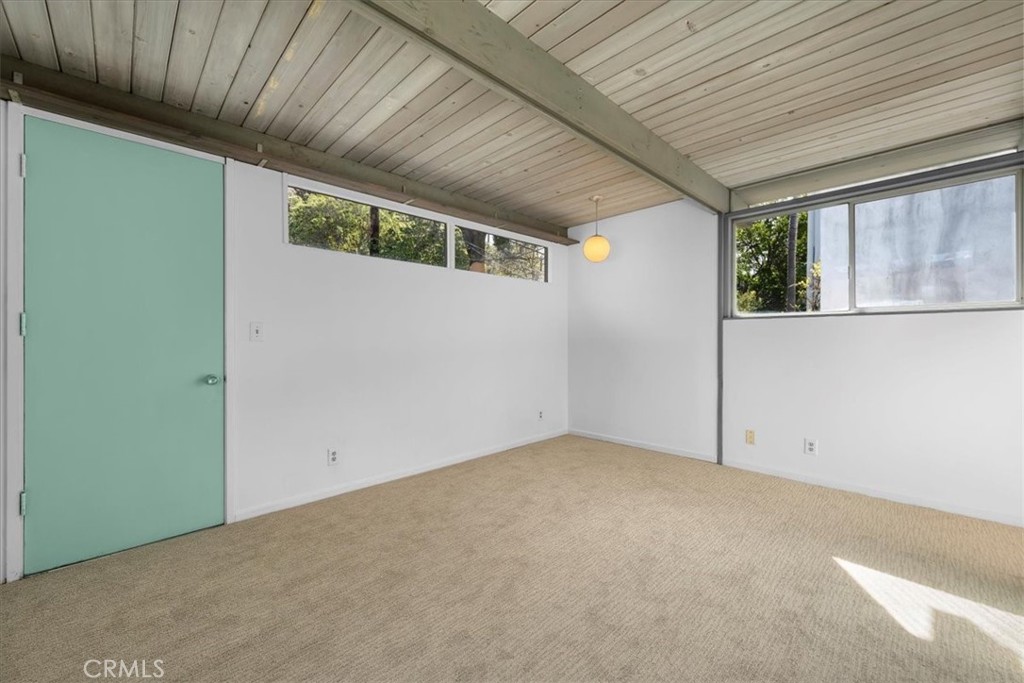 418 Sycamore Road Santa Monica, CA 90402 - Photo 29 of 43 a view of garage