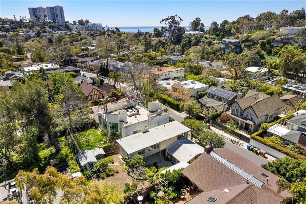 418 Sycamore Road Santa Monica, CA 90402 - Photo 3 of 43 an aerial view of multiple house