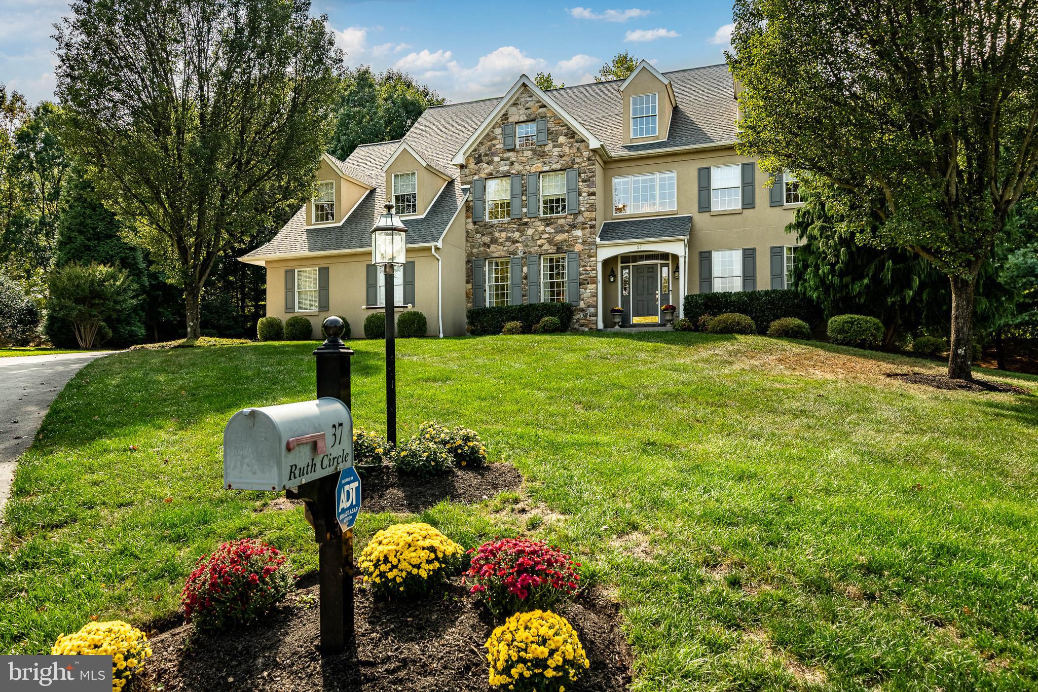 37 Ruth Circle Malvern, PA 19355 - Photo 3 of 63