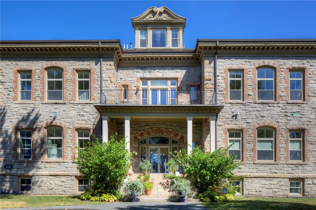 426 Spring Street, Unit 206 Newport, RI 02840 - Photo 1 of 36 Gallery Image 1