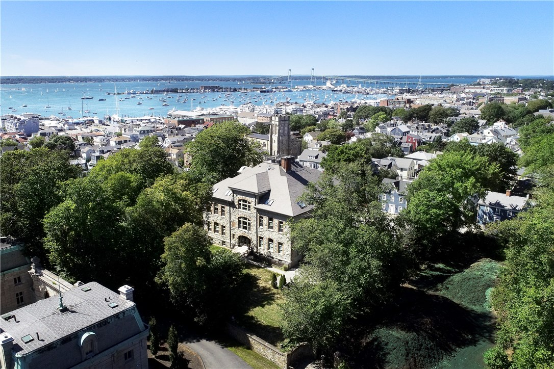 426 Spring Street, Unit 206 Newport, RI 02840 - Photo 2 of 36 Gallery Image 2