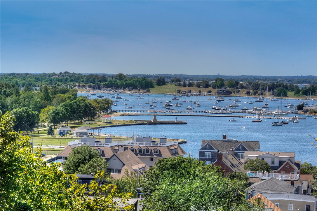 426 Spring Street, Unit 206 Newport, RI 02840 - Photo 4 of 36 Gallery Image 4