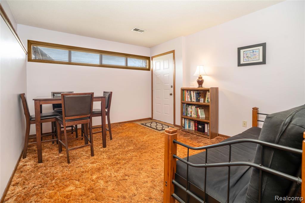 2725 Cooley Lake Road Highland, MI 48356 - Photo 43 of 63
