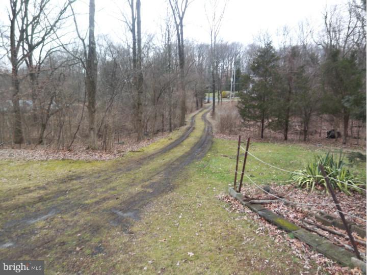 99 Rattlesnake Hill Road Boyertown, PA 19512 - Photo 2 of 25