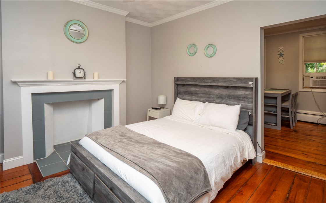 69 Spring Street Newport, RI 02840 - Photo 3 of 28