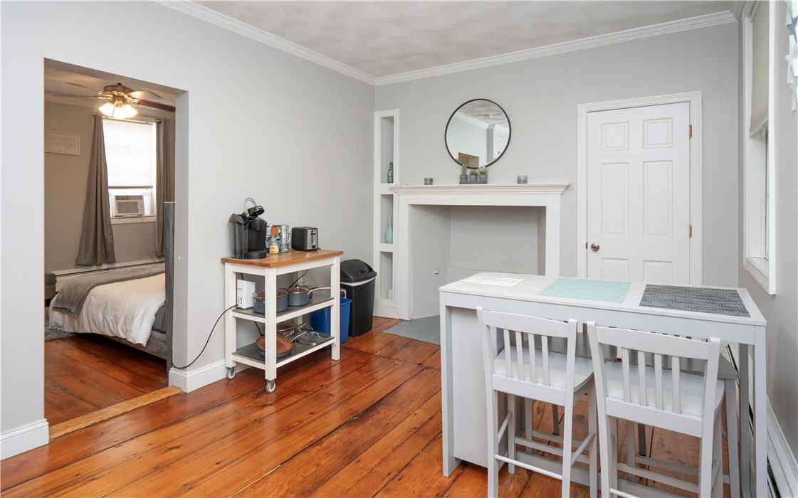 69 Spring Street Newport, RI 02840 - Photo 5 of 28