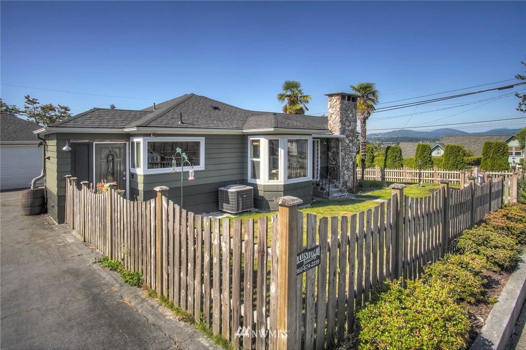 2305 Terrace Street Bremerton, WA 98310 - Photo 2 of 39 Gallery Image 2