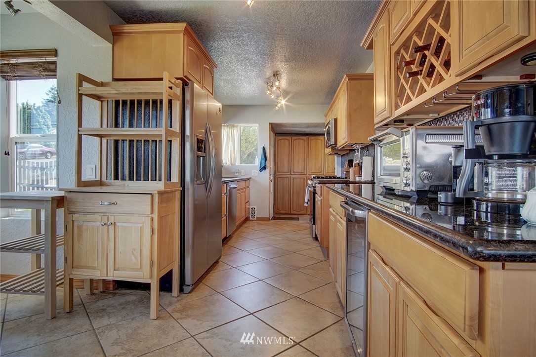 2305 Terrace Street Bremerton, WA 98310 - Photo 11 of 39 Gallery Image 11