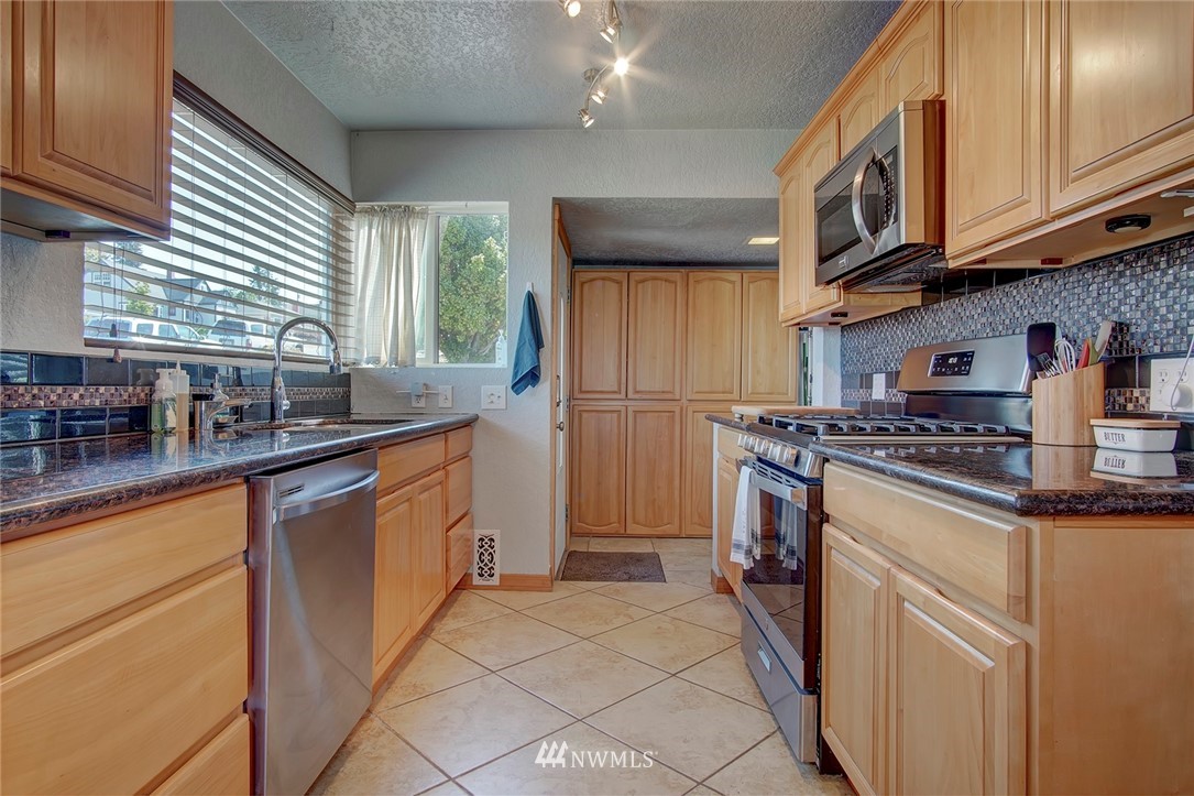 2305 Terrace Street Bremerton, WA 98310 - Photo 13 of 39 Gallery Image 13