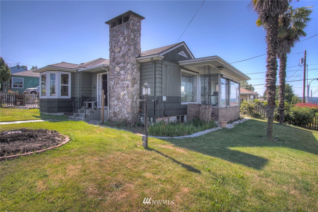 2305 Terrace Street Bremerton, WA 98310 - Photo 3 of 39 Gallery Image 3