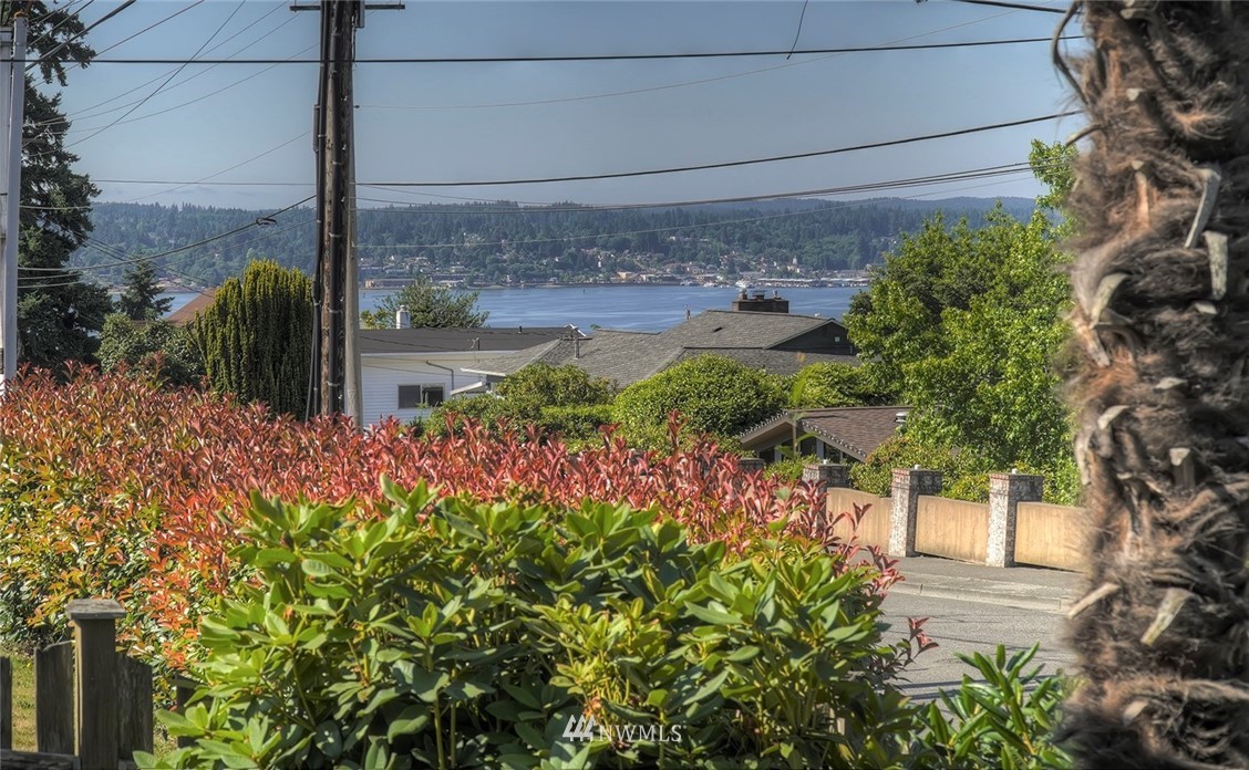 2305 Terrace Street Bremerton, WA 98310 - Photo 4 of 39 Gallery Image 4