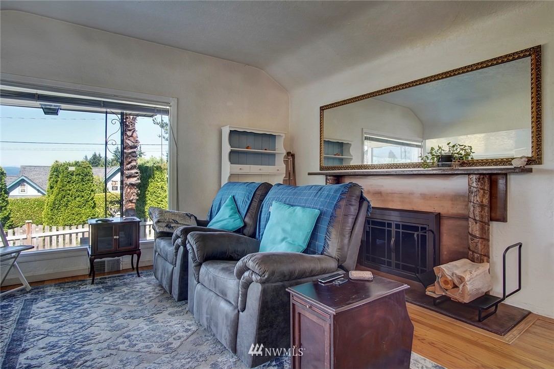 2305 Terrace Street Bremerton, WA 98310 - Photo 8 of 39 Gallery Image 8