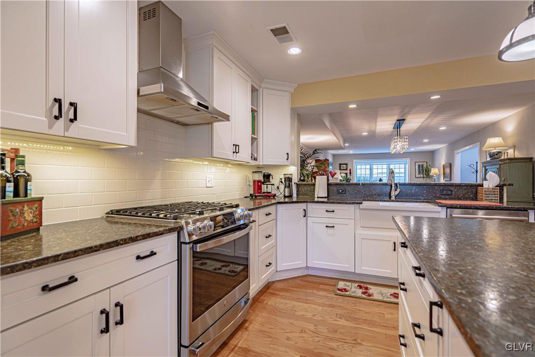 2894 Sheffield Drive Emmaus, PA 18049 - Photo 19 of 78