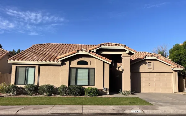 $2,500 | 187 West Amanda Lane, Tempe, AZ 85284