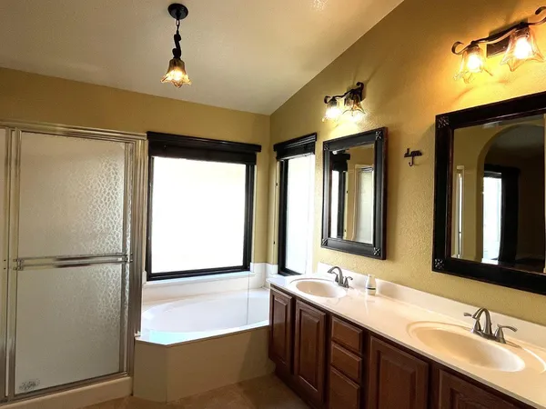 $2,500 | 187 West Amanda Lane, Tempe, AZ 85284