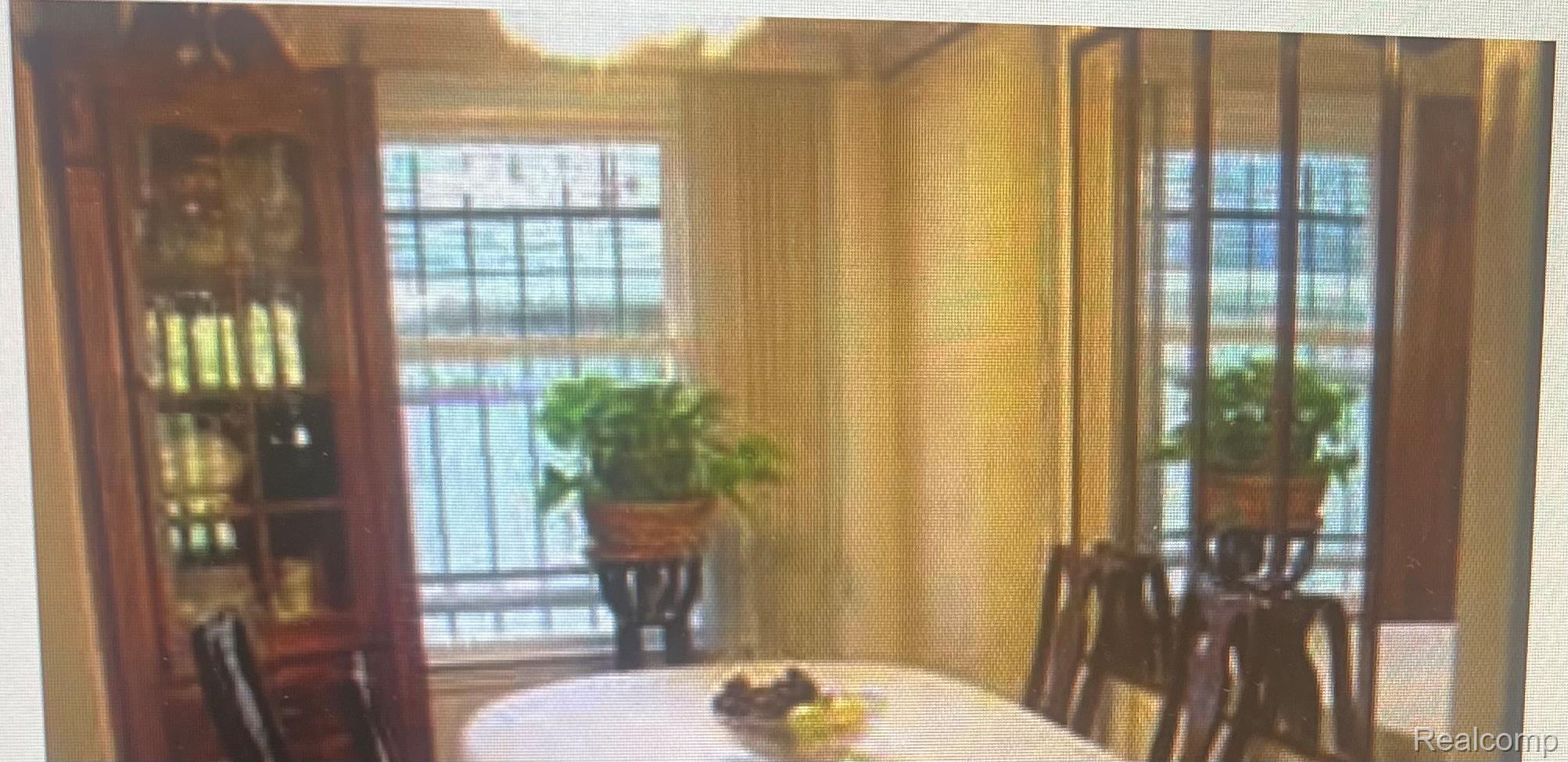 13731 Castleton Street Detroit, MI 48227 - Photo 5 of 12 CASTEL DINNING.jpg