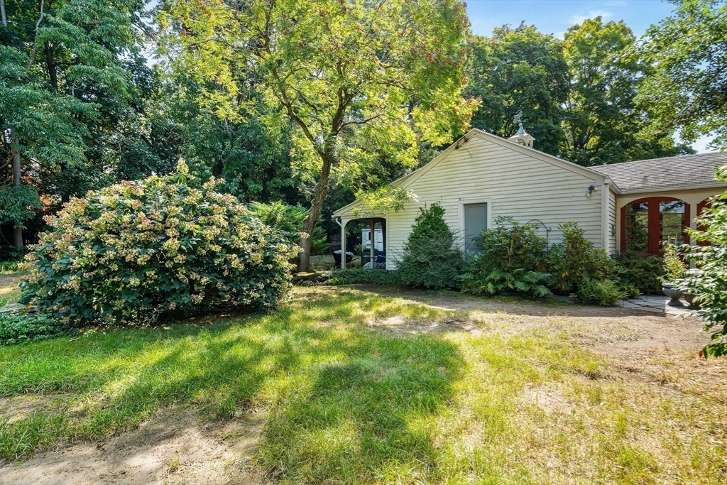 139 Burbank Road Longmeadow, MA 01106 - Photo 37 of 41