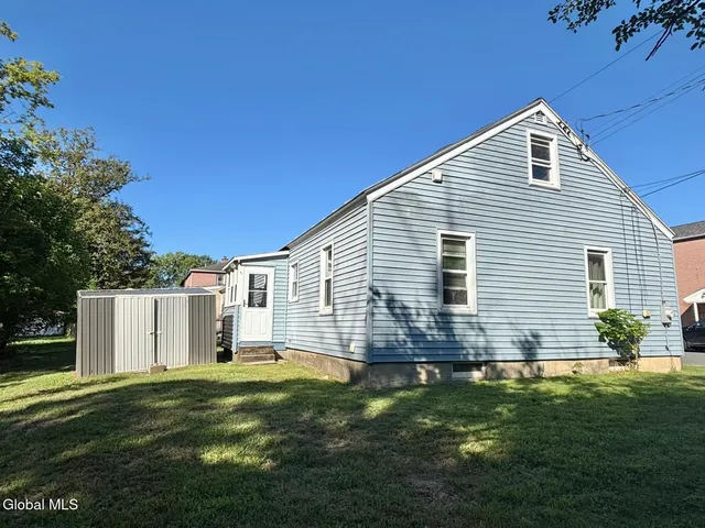 $2,400 | 23 Lakeview Avenue, East Greenbush, NY 12144