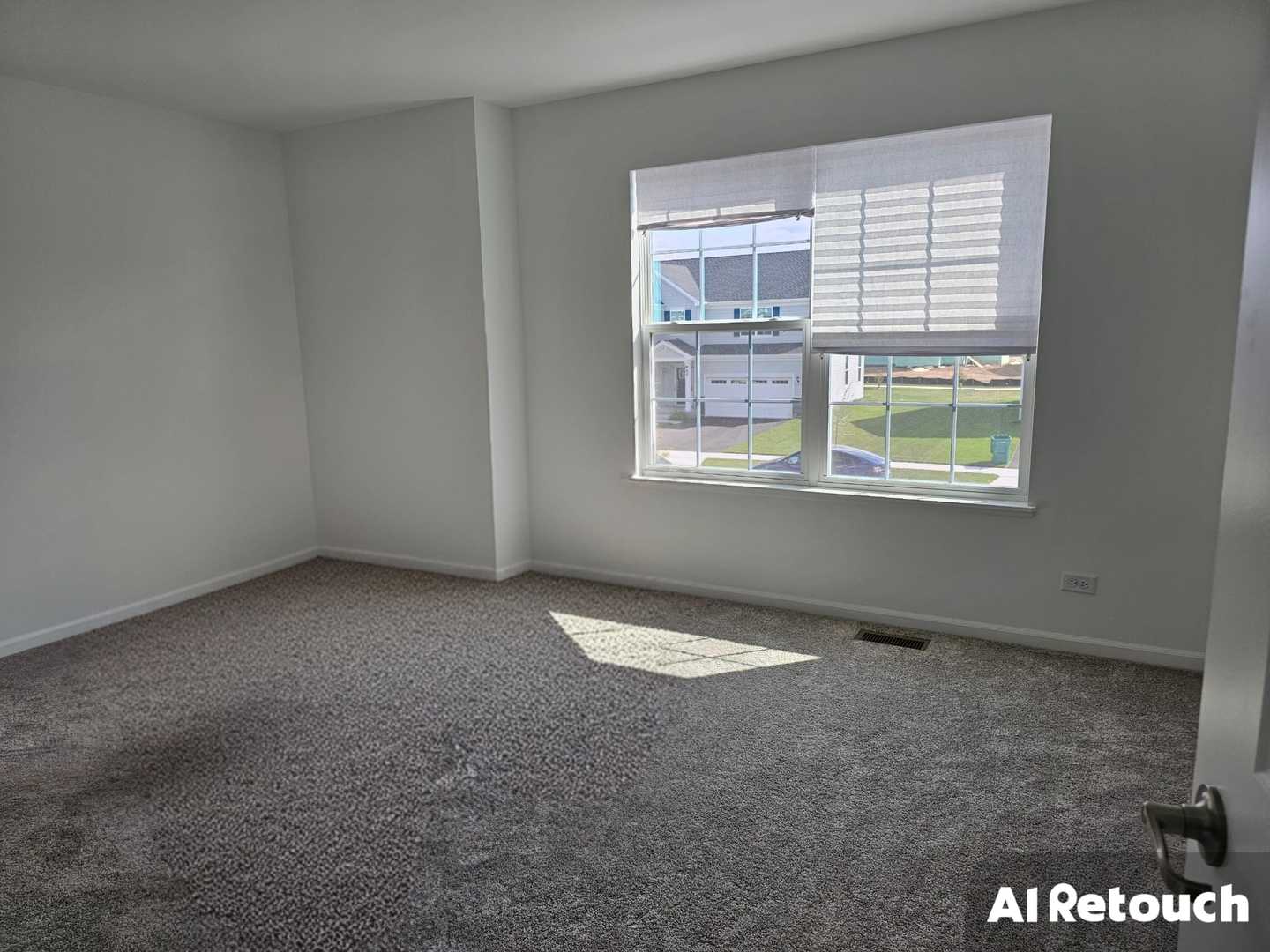 81 Sweetflag Circle Elgin, IL 60124 - Photo 6 of 9 an empty room with a window