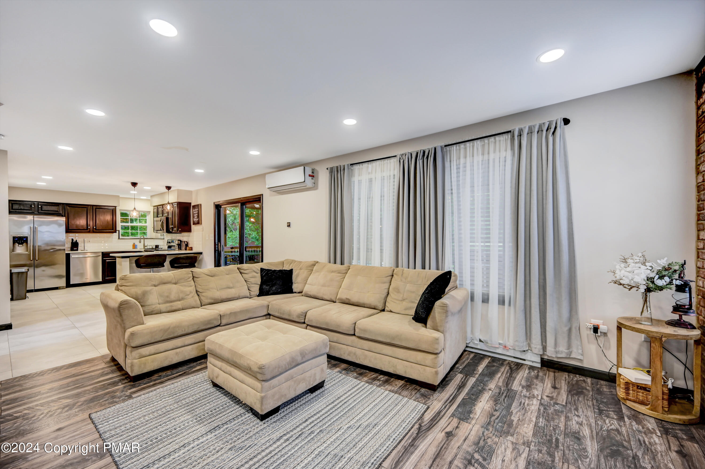 130 Cranberry Drive Blakeslee, PA 18610 - Photo 5 of 93 130 Cranberry Dr 17