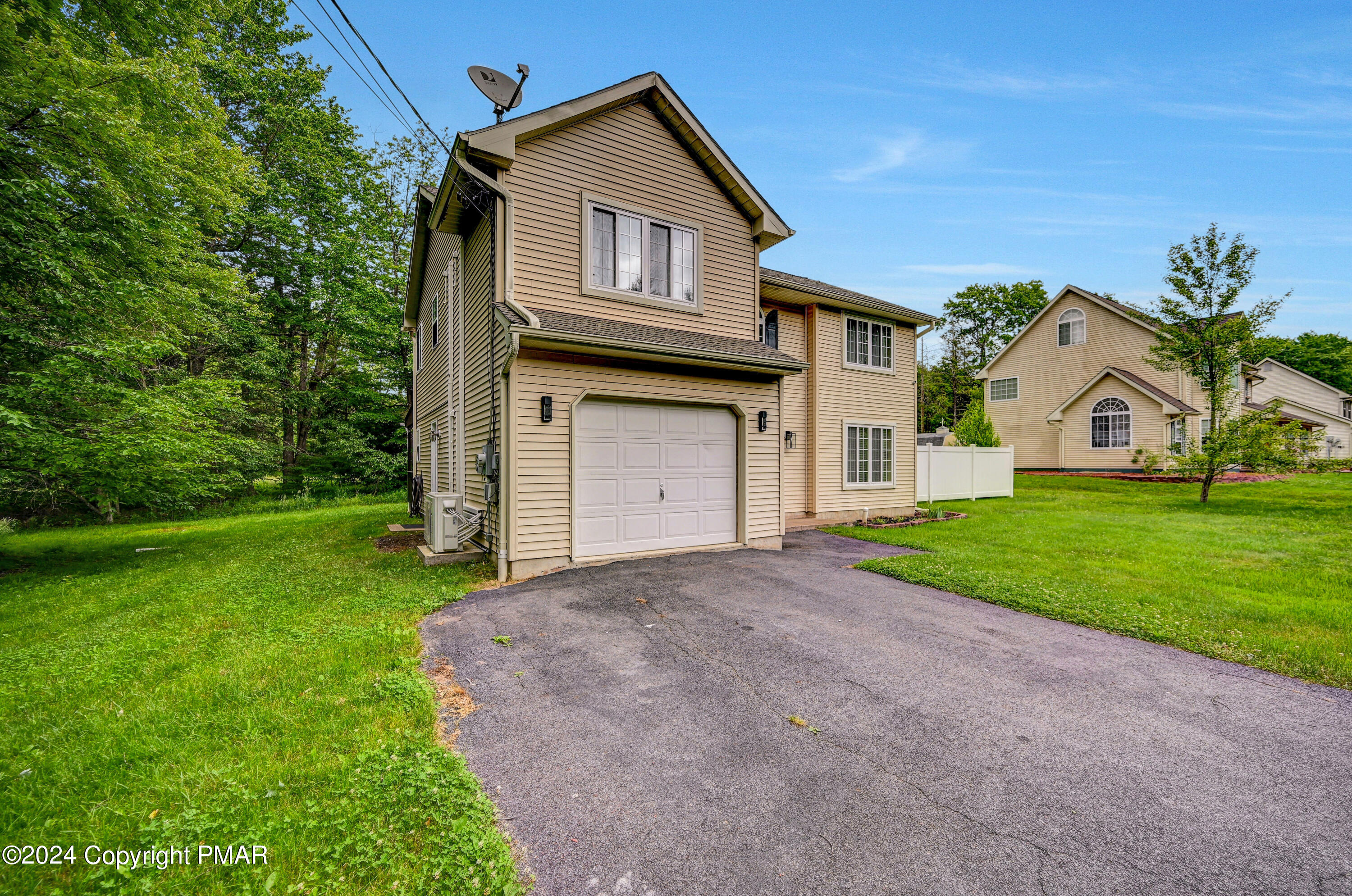 130 Cranberry Drive Blakeslee, PA 18610 - Photo 6 of 93 130 Cranberry Dr 02
