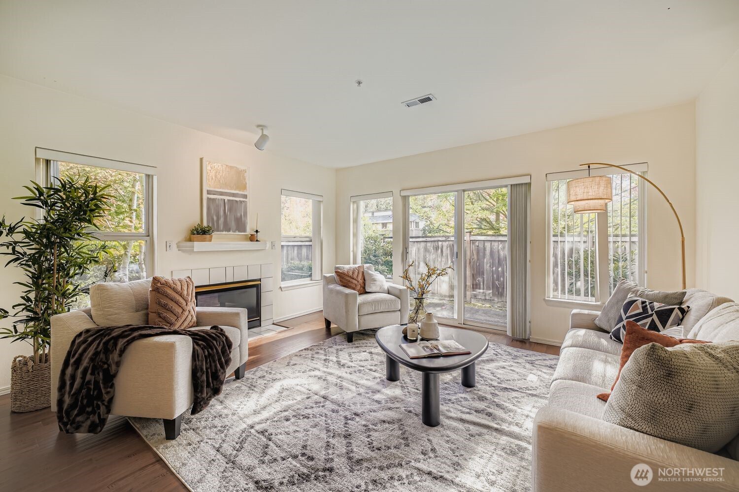 4808 Northeast Sunset Boulevard, Unit A101 Renton, WA 98059 - Photo 3 of 17 Gallery Image 3