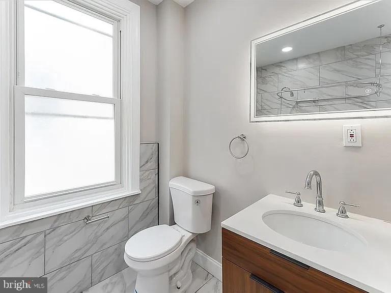 100 West Sharpnack Street Philadelphia, PA 19119 - Photo 11 of 16