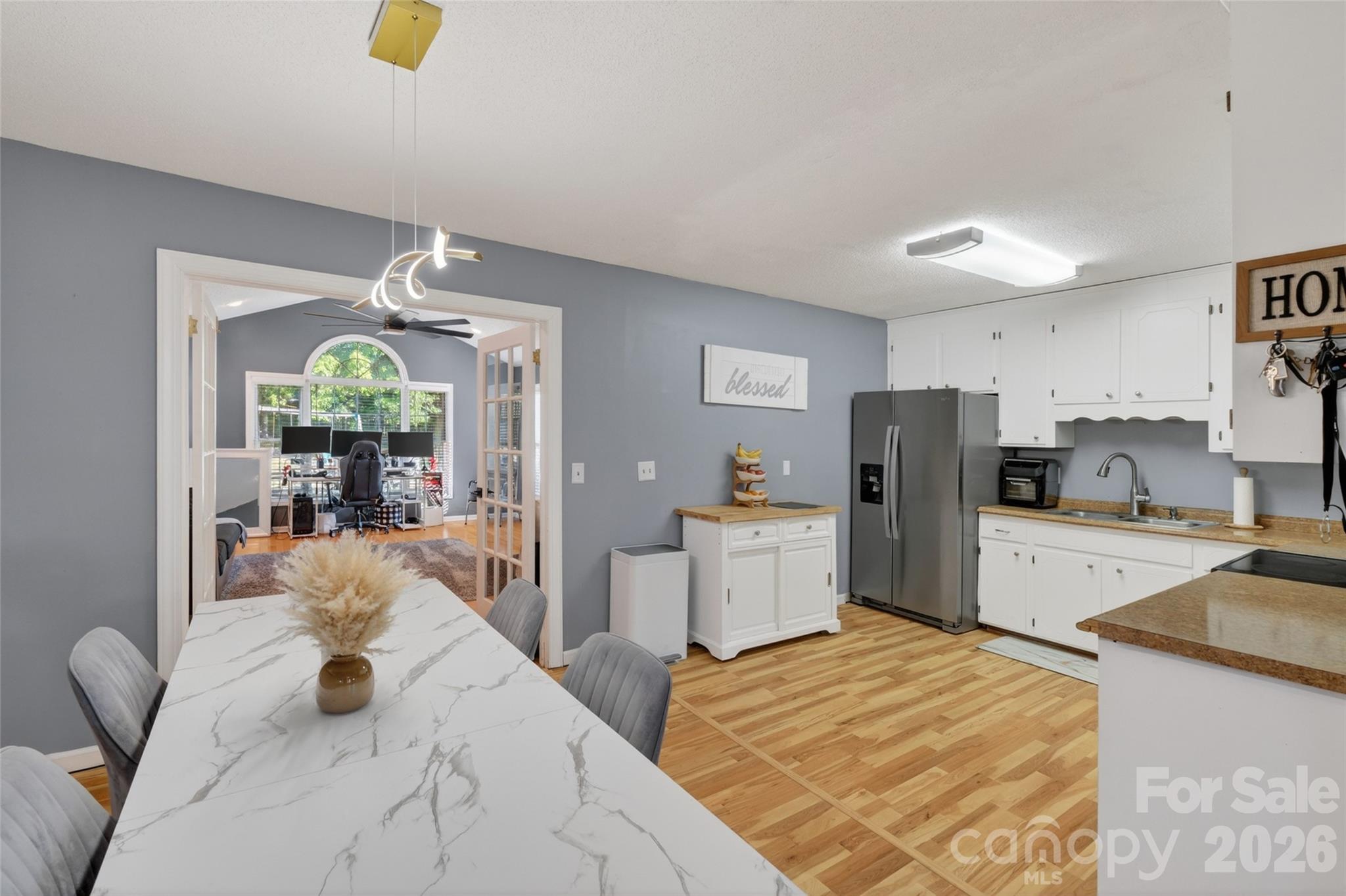 1704 Williams Circle Lancaster, SC 29720 - Photo 6 of 19 a kitchen that has a refrigerator and a stove