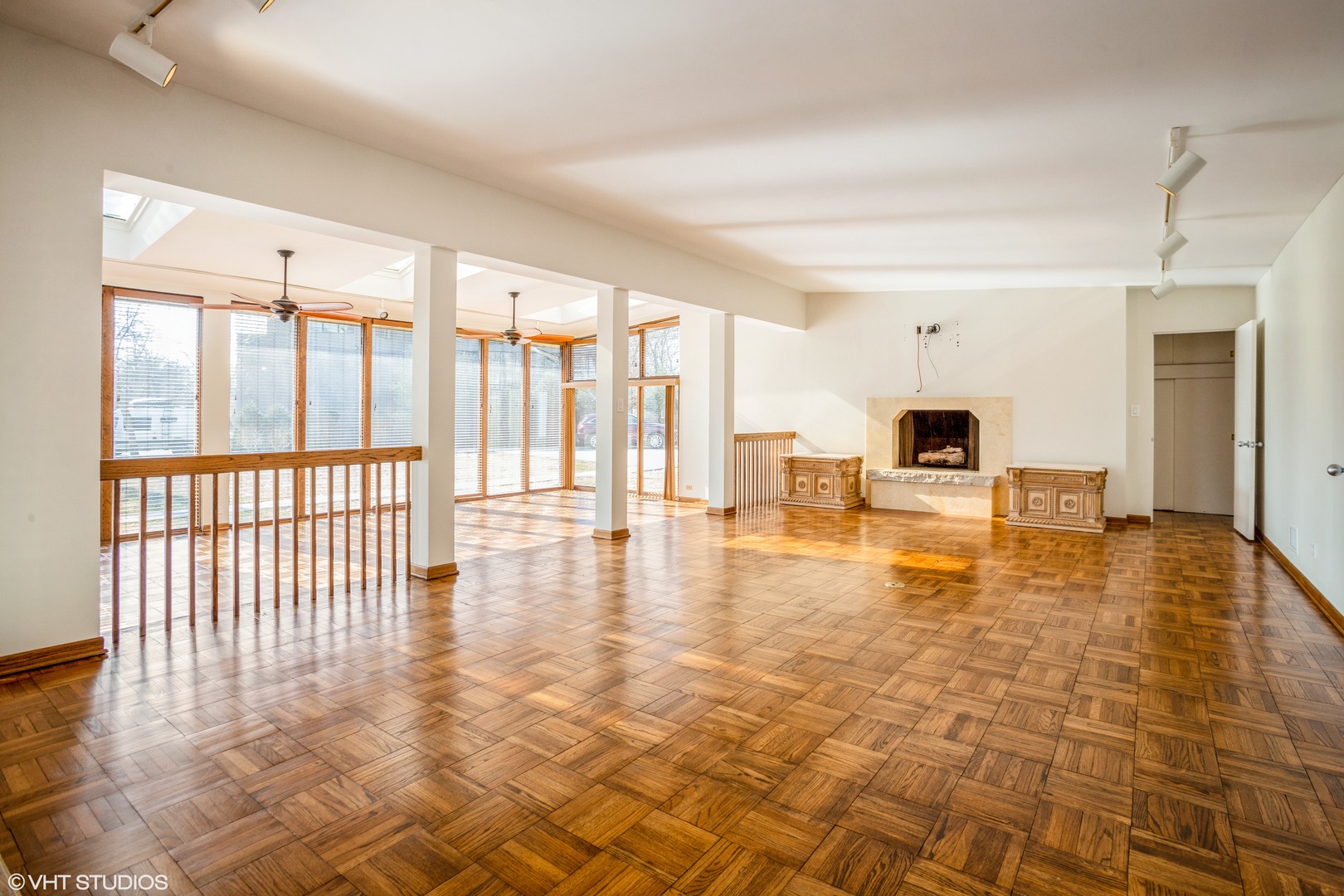 24 Yorkshire Woods Oak Brook, IL 60523 - Photo 12 of 22