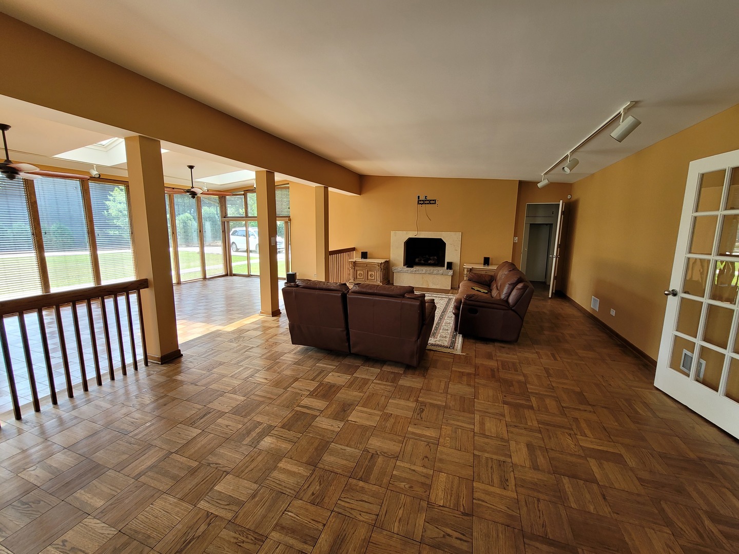 24 Yorkshire Woods Oak Brook, IL 60523 - Photo 13 of 22