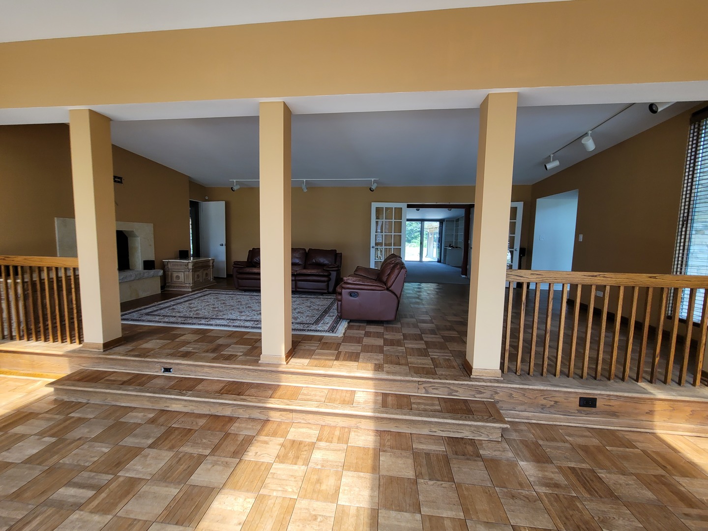 24 Yorkshire Woods Oak Brook, IL 60523 - Photo 14 of 22