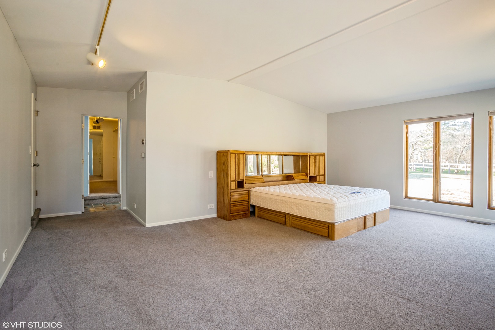 24 Yorkshire Woods Oak Brook, IL 60523 - Photo 15 of 22