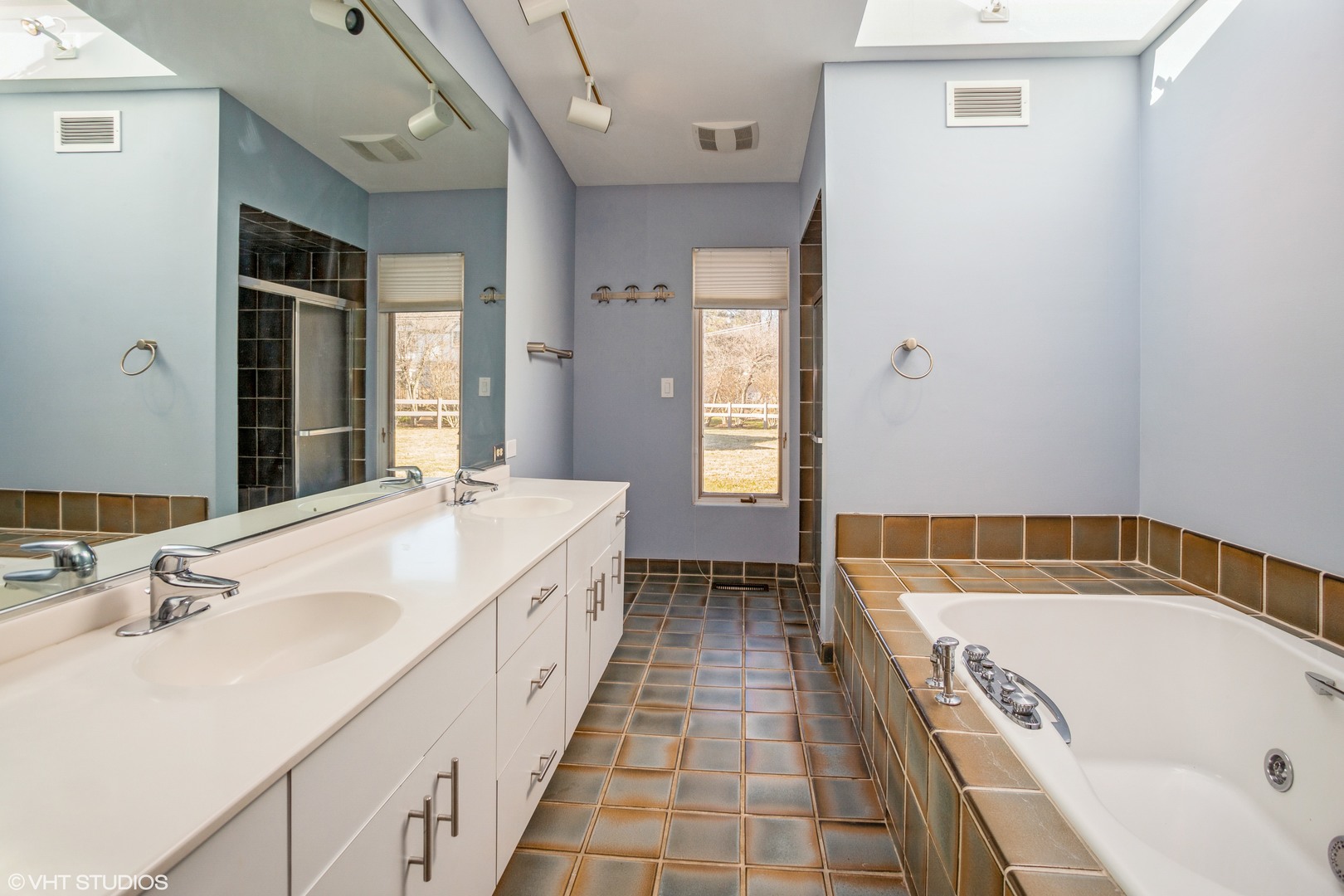 24 Yorkshire Woods Oak Brook, IL 60523 - Photo 16 of 22