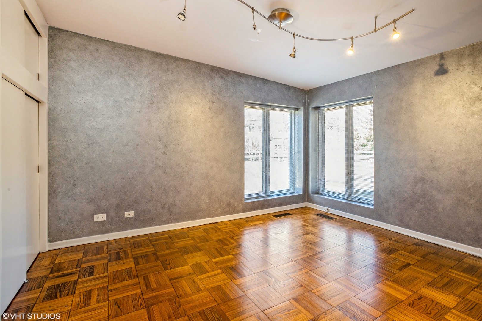 24 Yorkshire Woods Oak Brook, IL 60523 - Photo 17 of 22