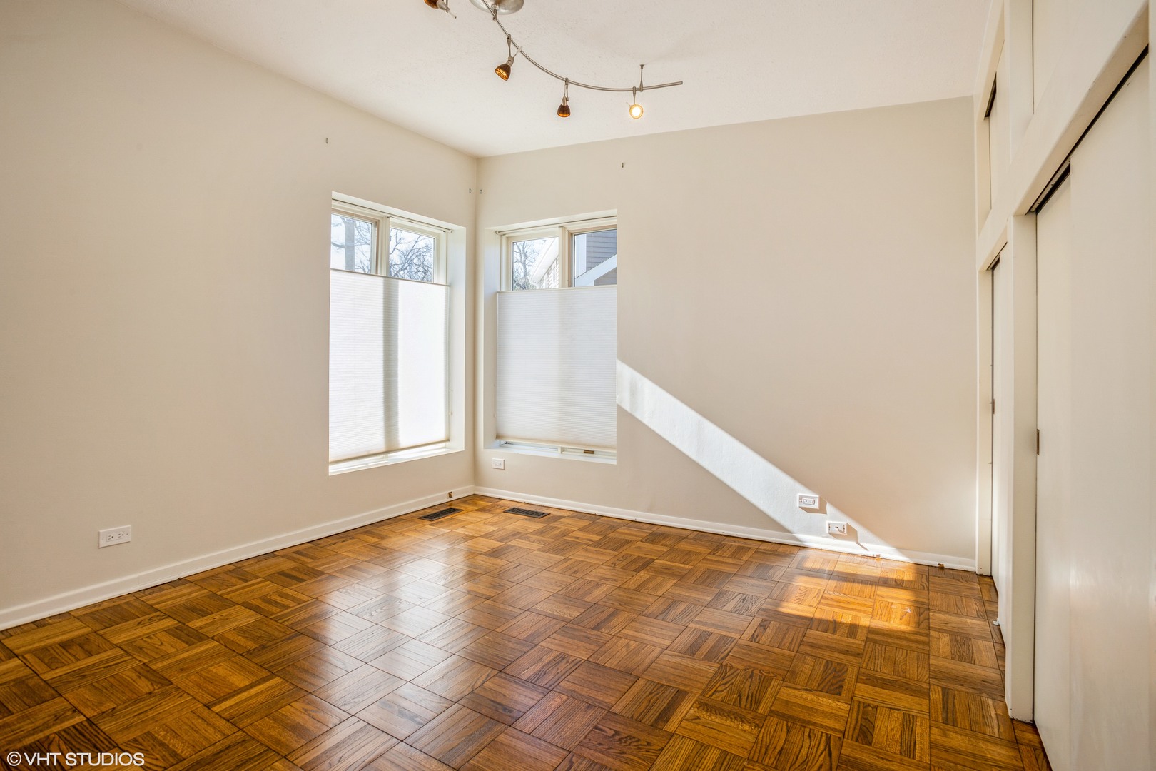 24 Yorkshire Woods Oak Brook, IL 60523 - Photo 18 of 22